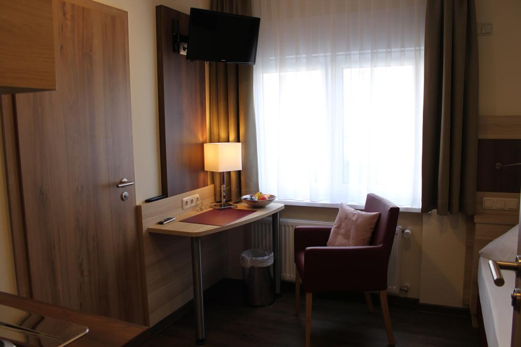 Gastehaus Anton Hotel Oberursel Zewnętrze zdjęcie