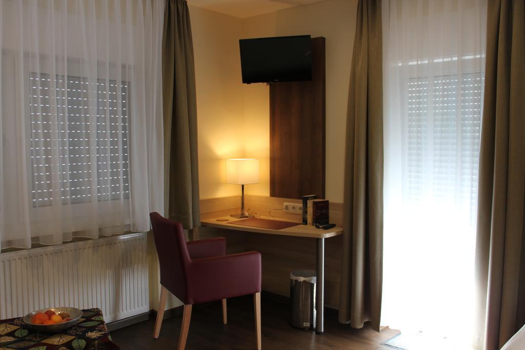 Gastehaus Anton Hotel Oberursel Zewnętrze zdjęcie